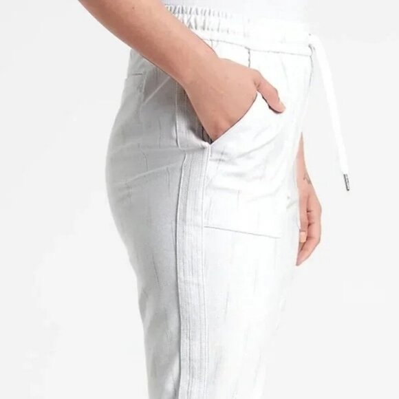 NWT Athleta Farallon Printed Joggers size 24 UPF Comfort Performance MSRP $109 - Picture 3 of 4
